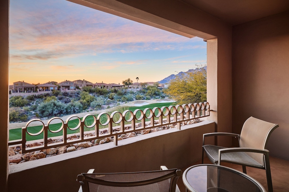 Deluxe Room, 1 King Bed, Golf View - Photo 5