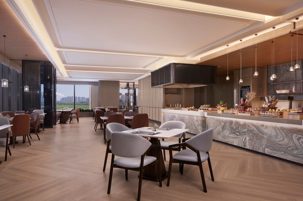 Executive Suite, 1 King Bed - Photo 7