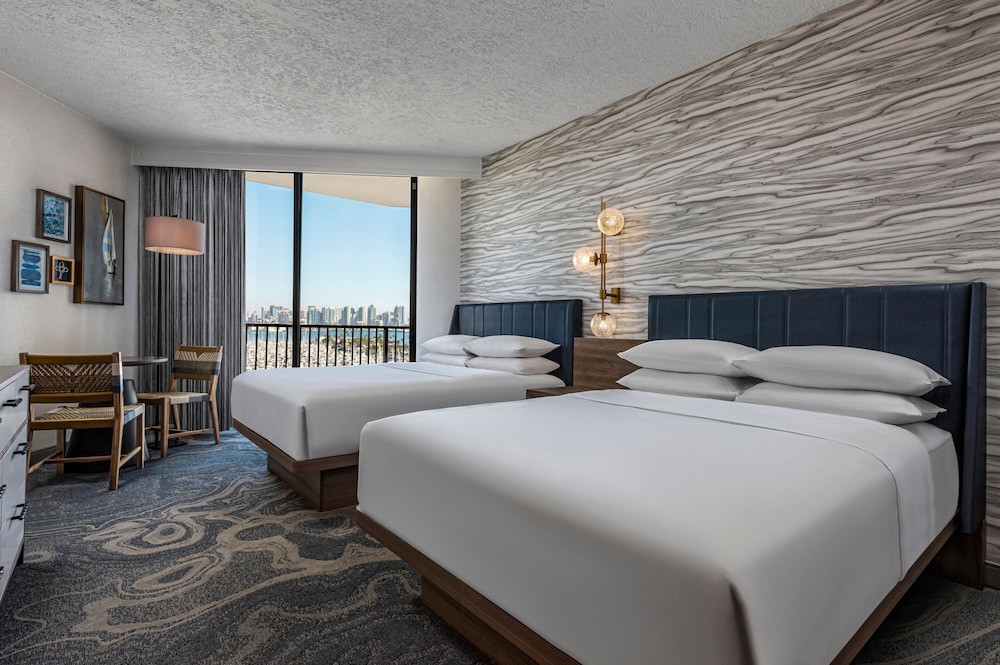 Premium Room, 2 Queen Beds, (Marina Tower Newly Renovated) - Photo 3