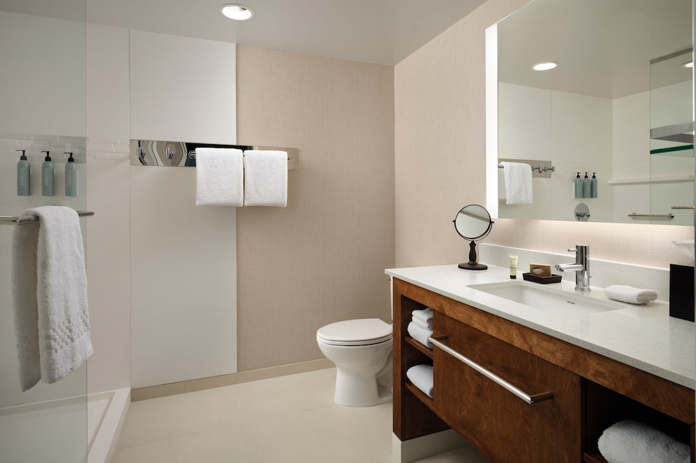 Studio Suite, Multiple Beds - Photo 6