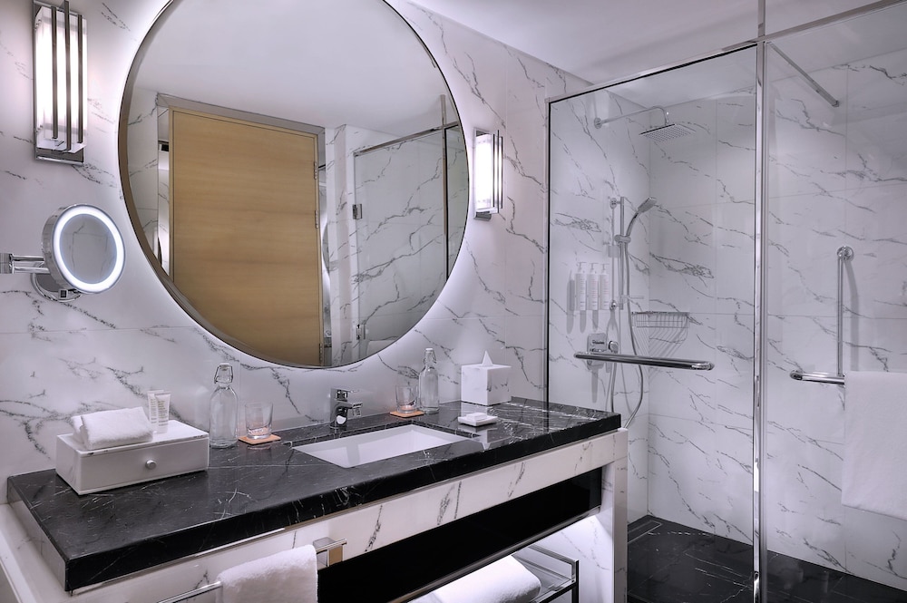 Deluxe Room, 1 Double Bed (Balcony)