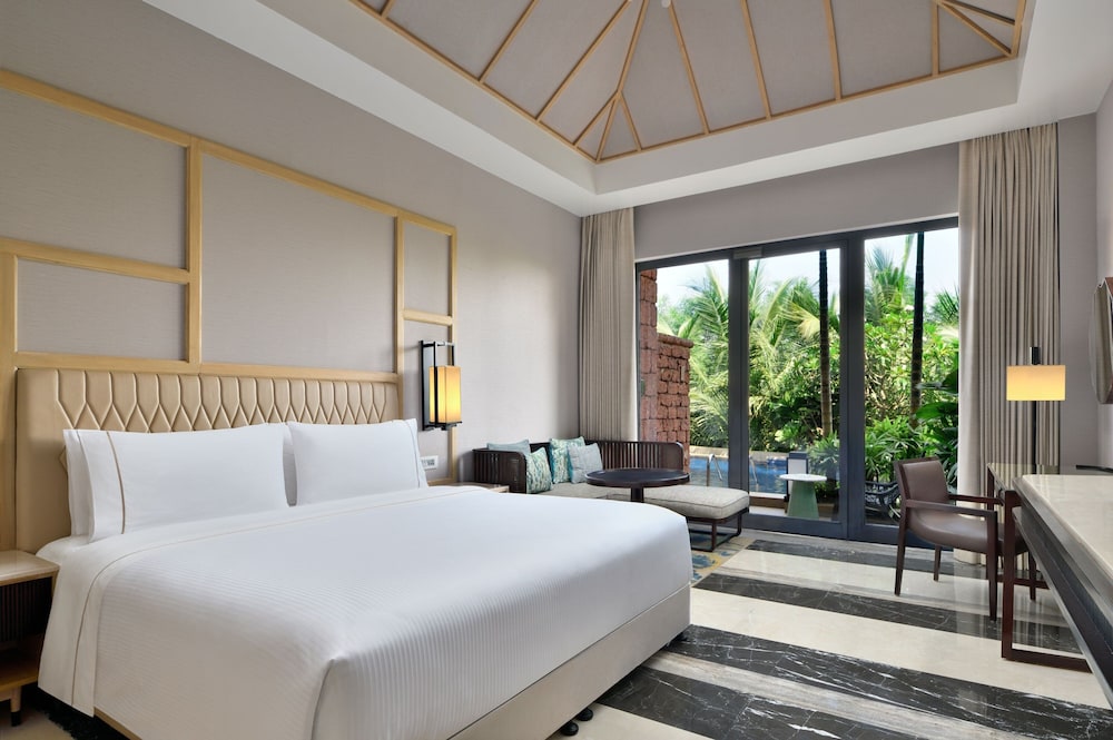 Room, 1 King Bed, Pool View (Patio) - Photo 3