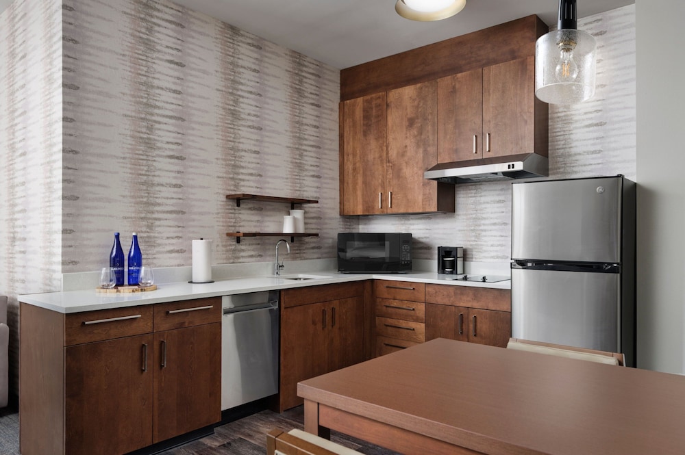 Studio Suite, Multiple Beds - Photo 4