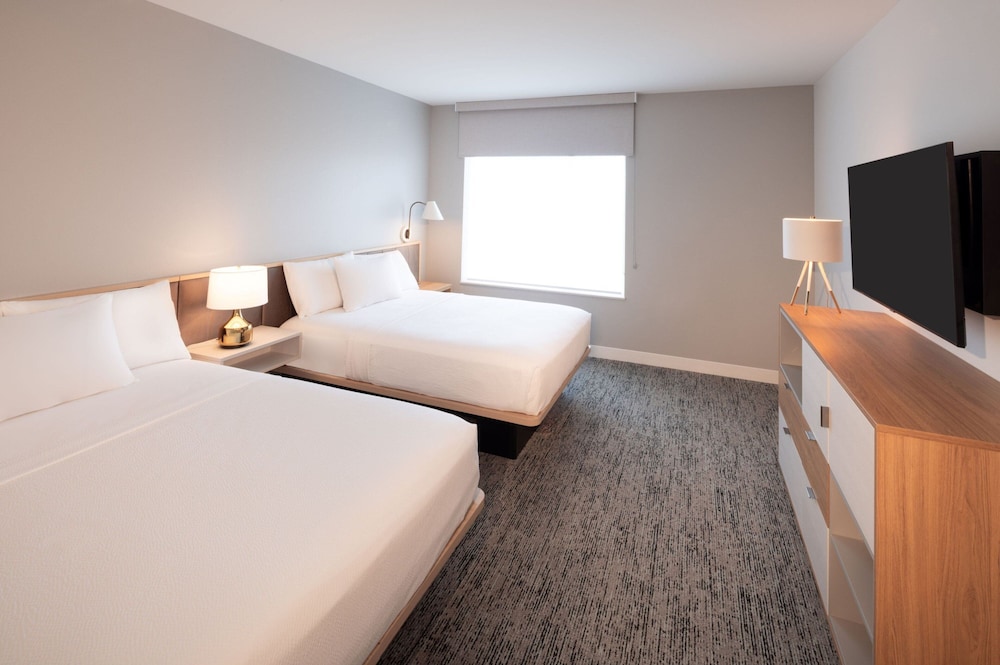 Suite, 1 Bedroom - Photo 2