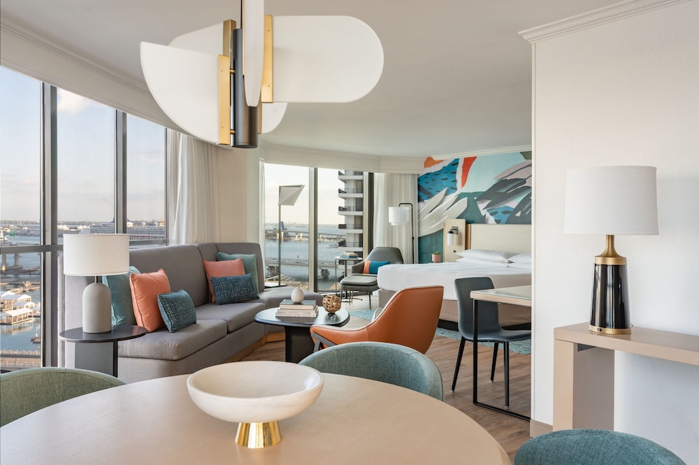 Junior Suite, 1 King Bed with Sofa bed, Bay View