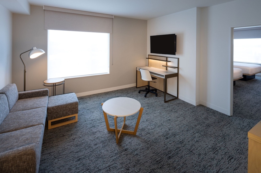 Suite, 1 Bedroom - Photo 1