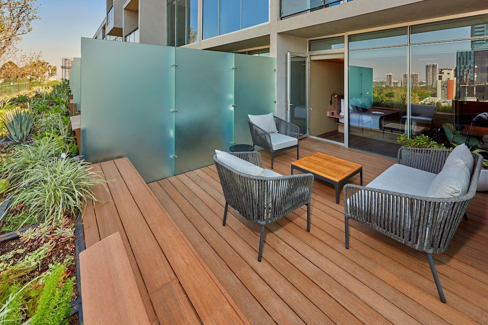 Room, 2 Double Beds, Terrace thumbnail 6
