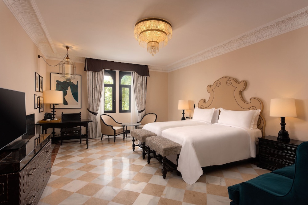 Grand Room, 2 Twin Beds thumbnail 6