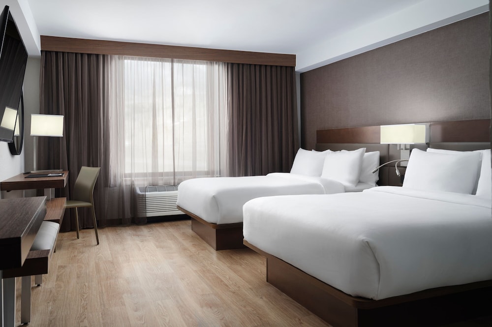 Room, 2 Queen Beds - Photo 1