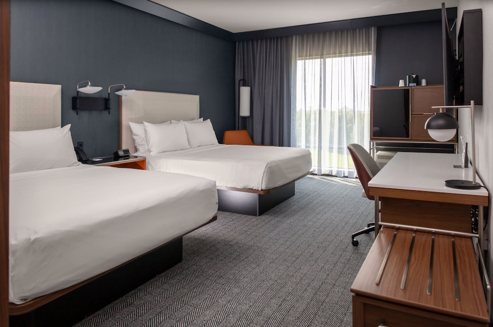 Room, 2 Queen Beds, Roll-in Shower, Non Smoking photo 1