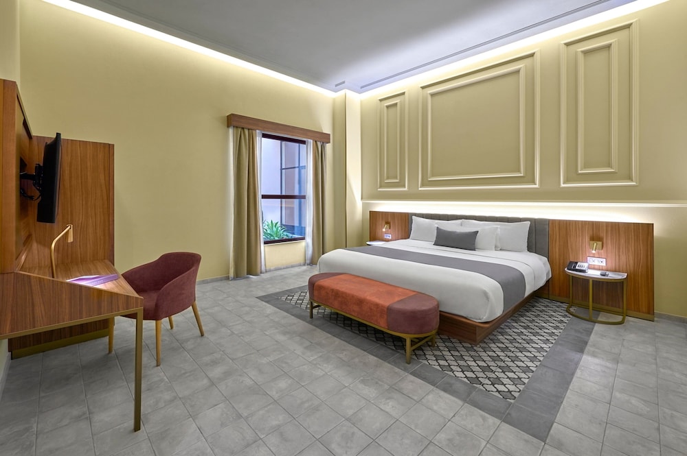 Room, 1 King Bed - Photo 5