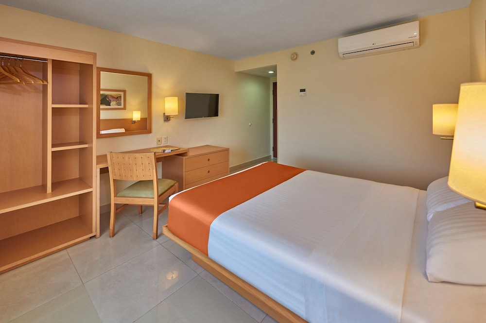 Room, 1 Queen Bed - Photo 1
