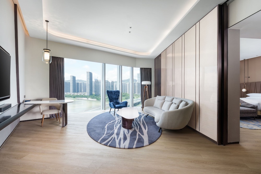 Club Suite, 1 Bedroom - Photo 8