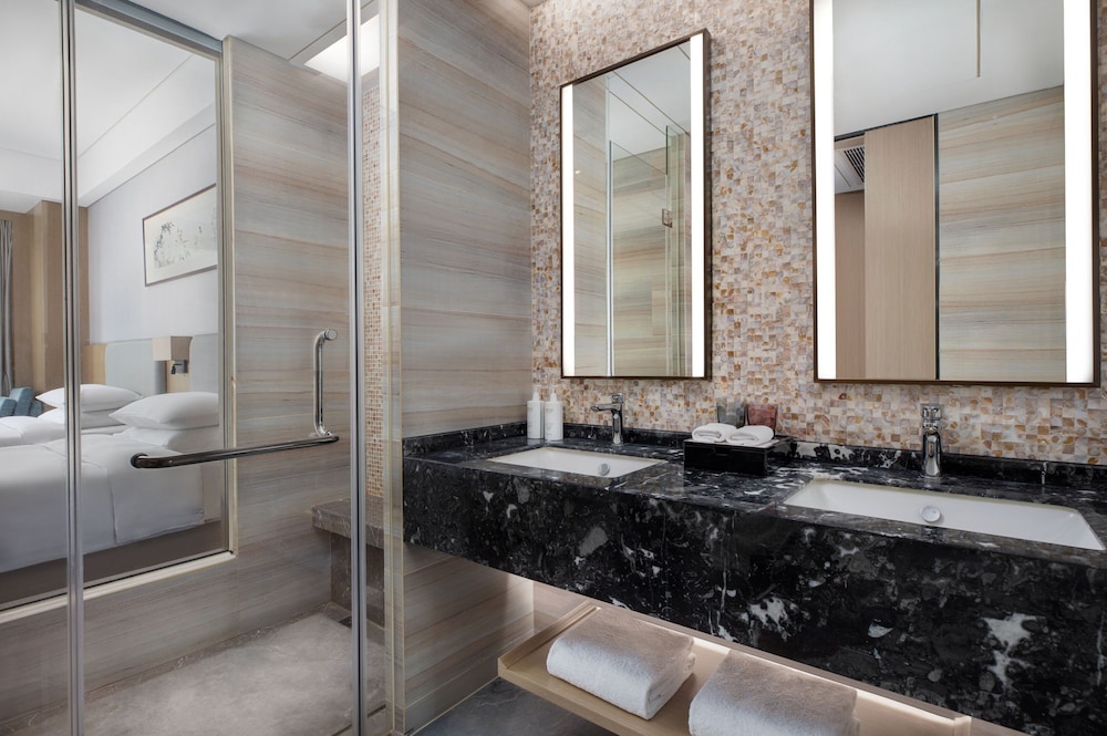 Premium Room, 2 Double Beds, City View - Photo 3
