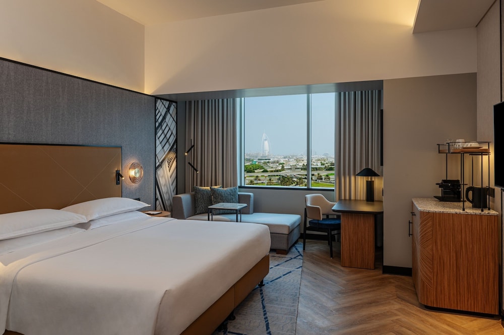 Grand Room, 1 King Bed photo 1