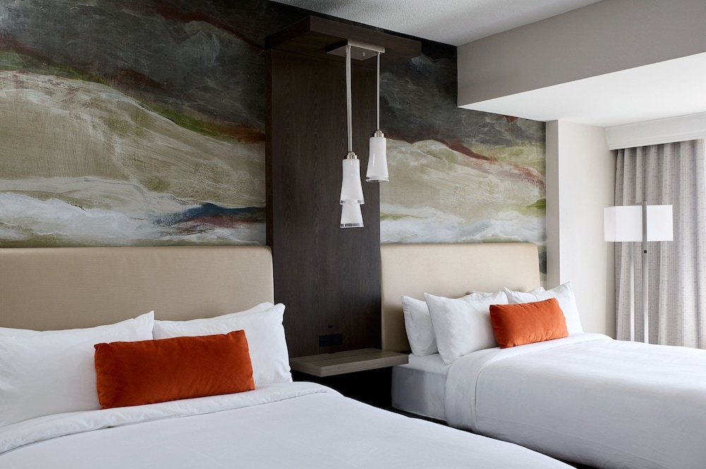 Room, 1 Double Bed (Hearing Accessible) - Photo 3