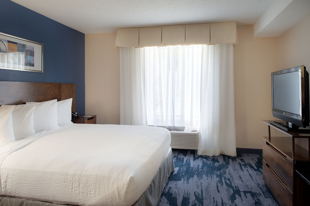 Executive Suite, 1 King Bed with Sofa bed photo 1
