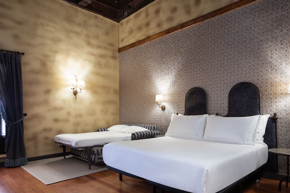 Premium Room, 1 King Bed with Sofa bed