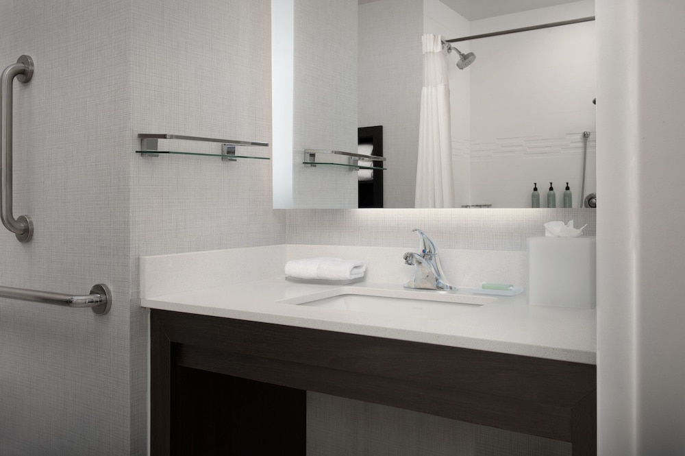 Studio, Multiple Beds (Mobility Accessible, Tub) - Photo 6