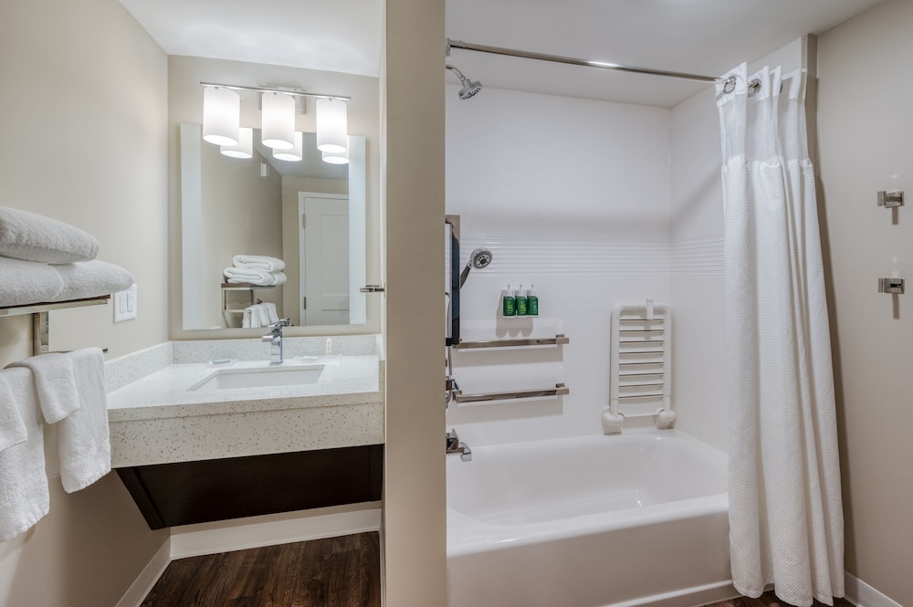 TownePlace Suites by Marriott Indianapolis Airport, Photo 5