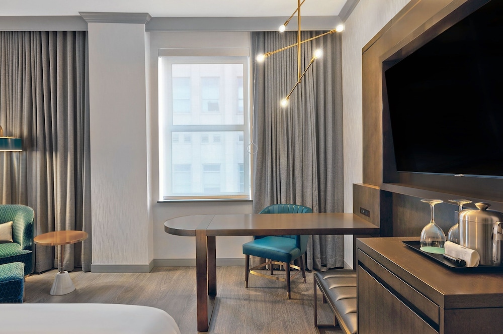 Room, 2 Queen Beds - Photo 4