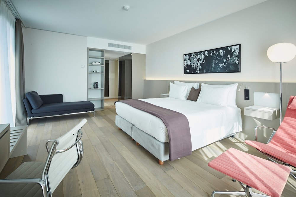 Room, 1 Double Bed (Spacious and Bright)