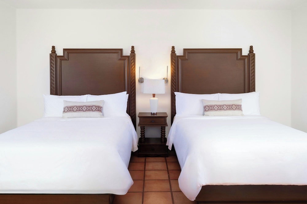 Room, 1 King Bed, Non Smoking, Garden View (Balcony)