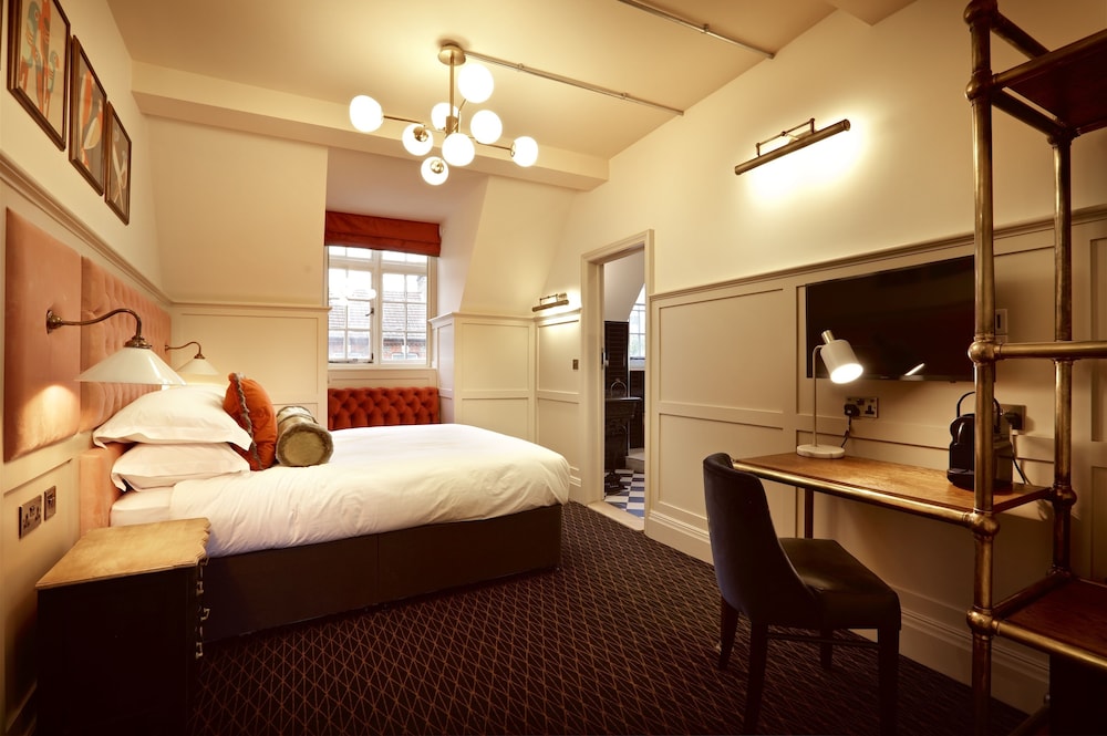 Deluxe Double Room, 1 Queen Bed, Non Smoking photo 2