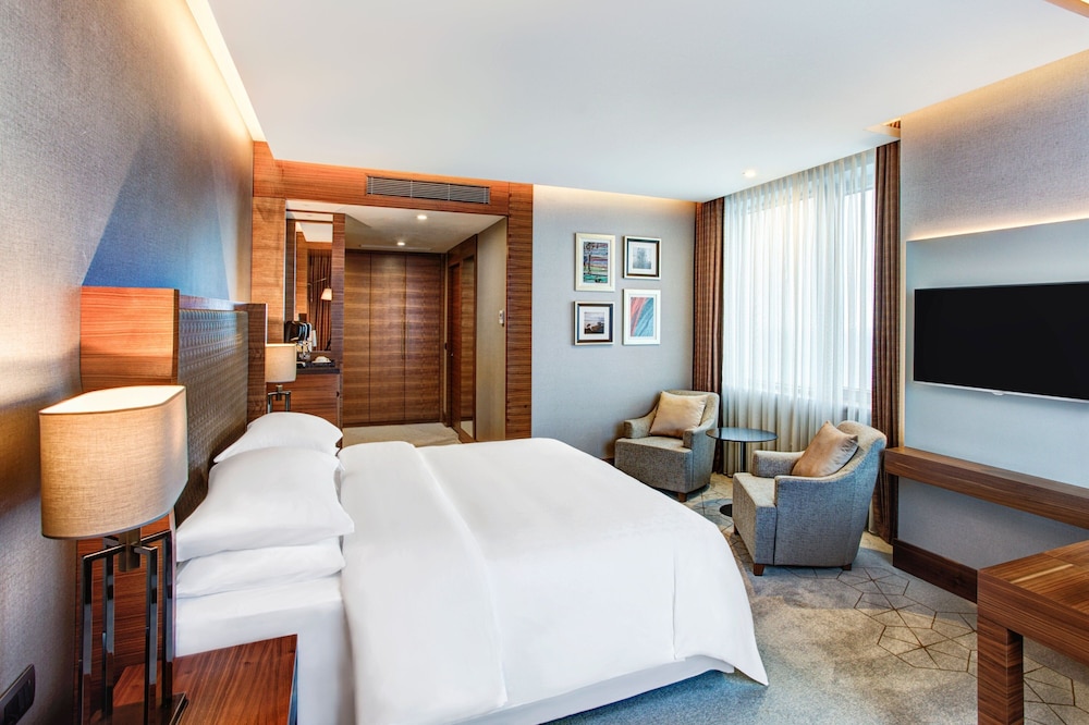 Grand Room, 1 King Bed, Sea View