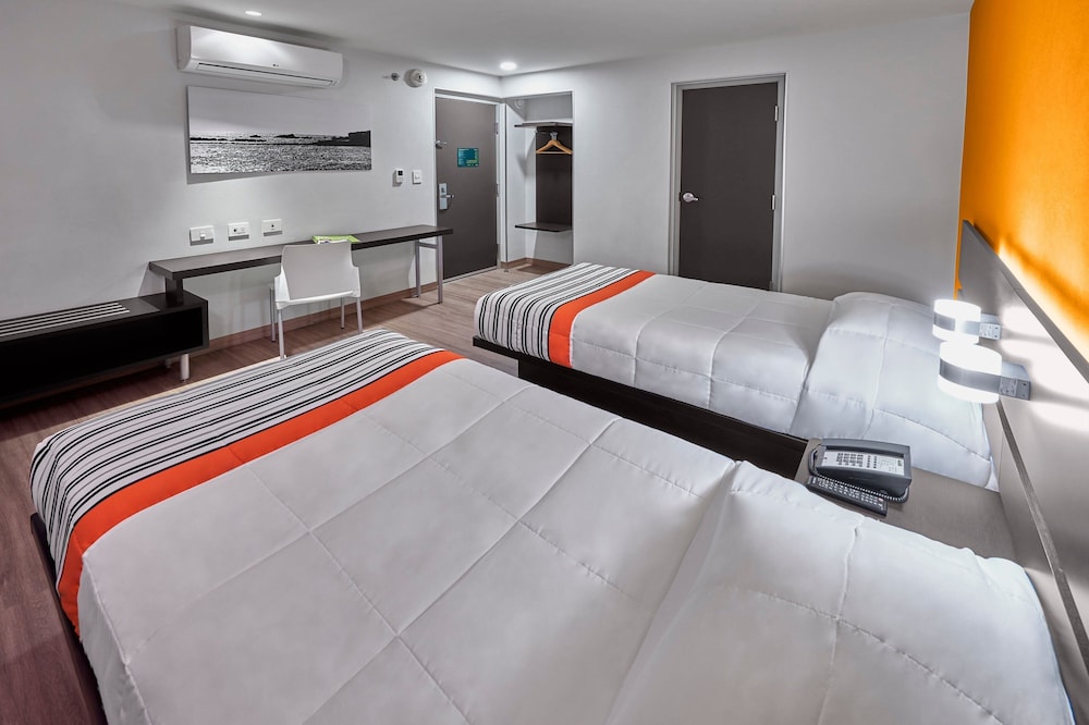 Room, 2 Twin Beds - Photo 1