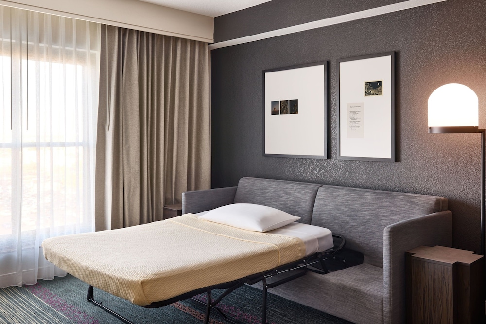 Suite, 1 King Bed (Hearing Accessible) - Photo 2