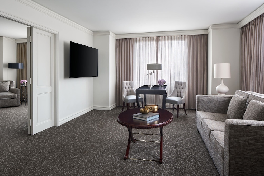 Executive Suite, 1 Bedroom (View) - Photo 9