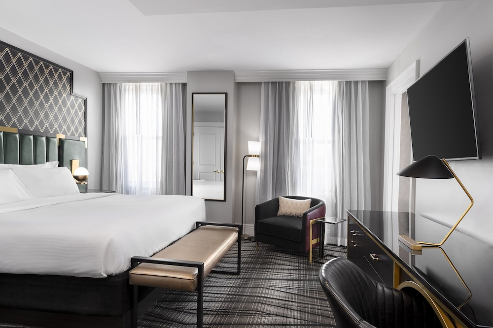 Junior Suite, 1 Bedroom, Balcony - Photo 1