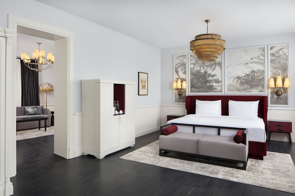 Grand Suite, 1 King Bed with Sofa bed, Non Smoking