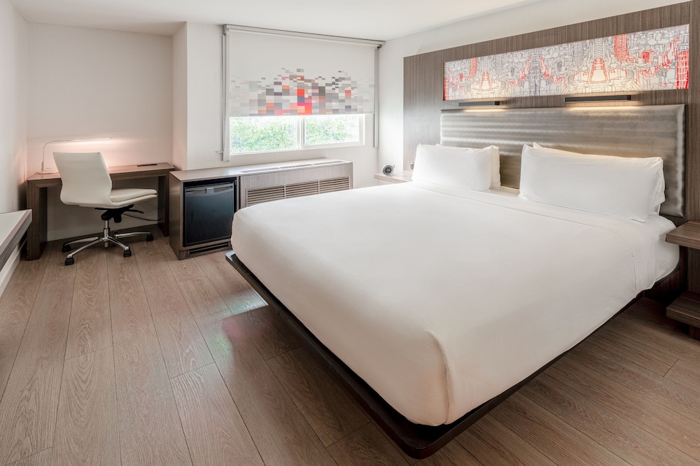 Room, 1 King Bed - Photo 4