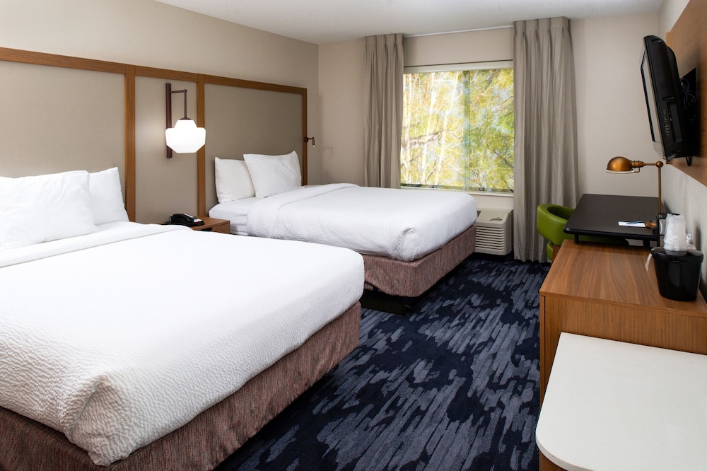 Room, 2 Queen Beds - Photo 1