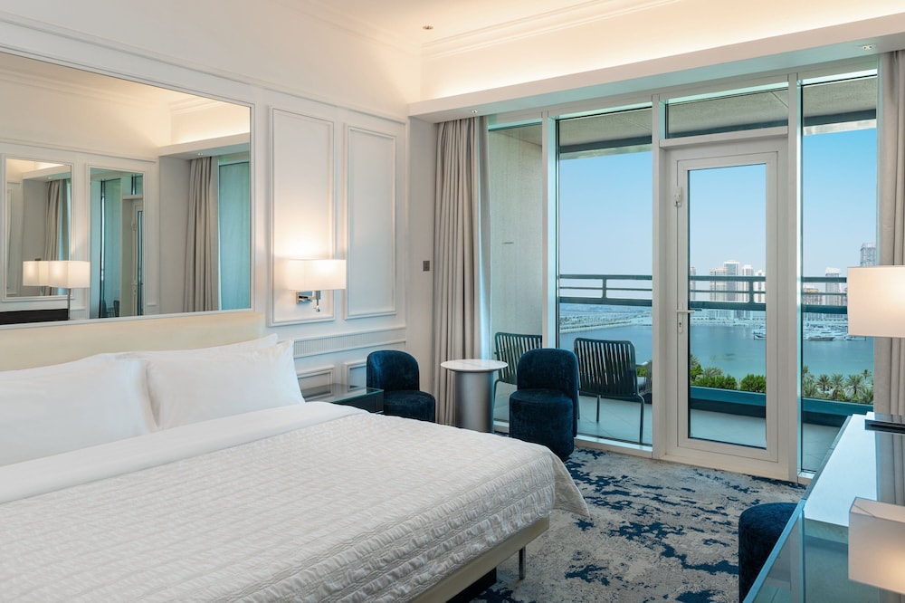 Club Sea View with Balcony, 1 King, Breakfast, Happy Hour, Afternoon Tea