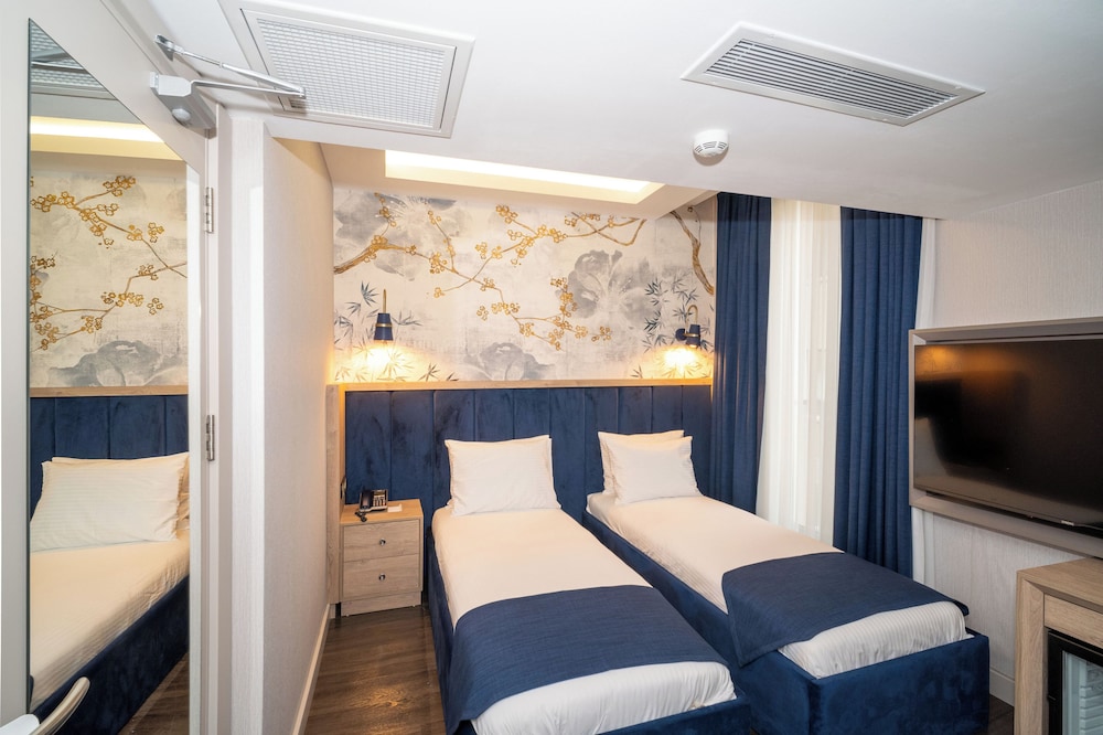 Premium Double or Twin Room photo 3