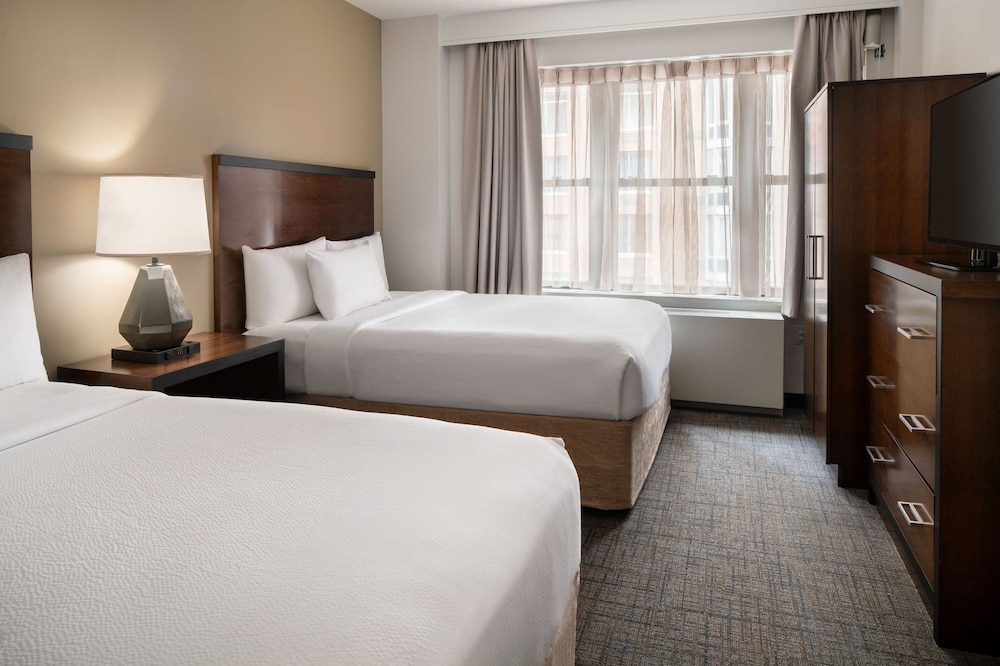 Studio, 2 Queen Beds (Hearing Accessible)