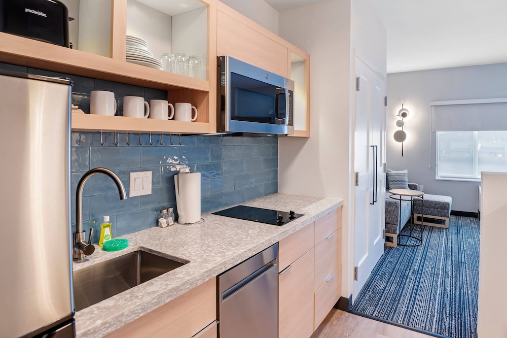 Classic Studio Suite, 1 King Bed with Sofa bed, Kitchenette - Photo 3