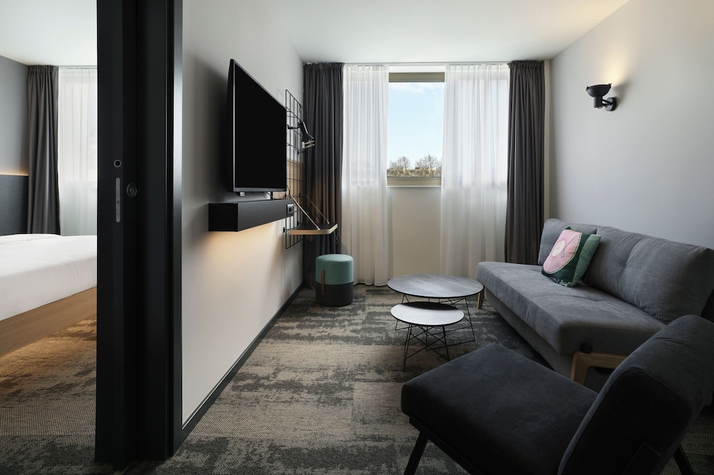 Suite, 1 Bedroom, City View (City View) - Photo 2