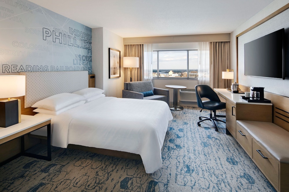 Deluxe Room, 1 Queen Bed - Photo 4