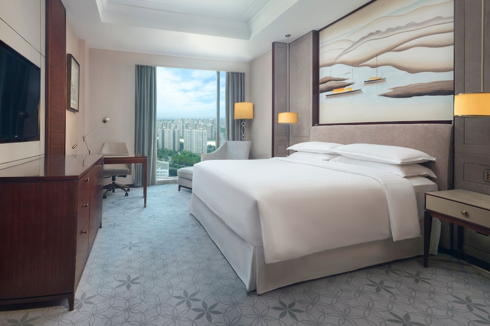 Club Room, 1 King Bed