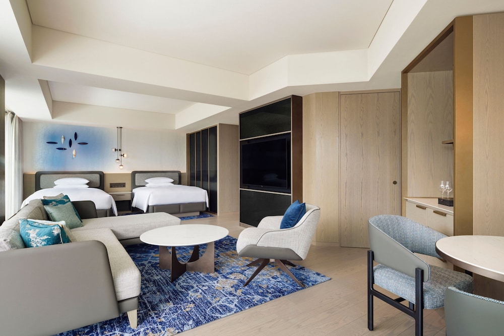 Club Suite, 2 Double Beds, Corner - Photo 1