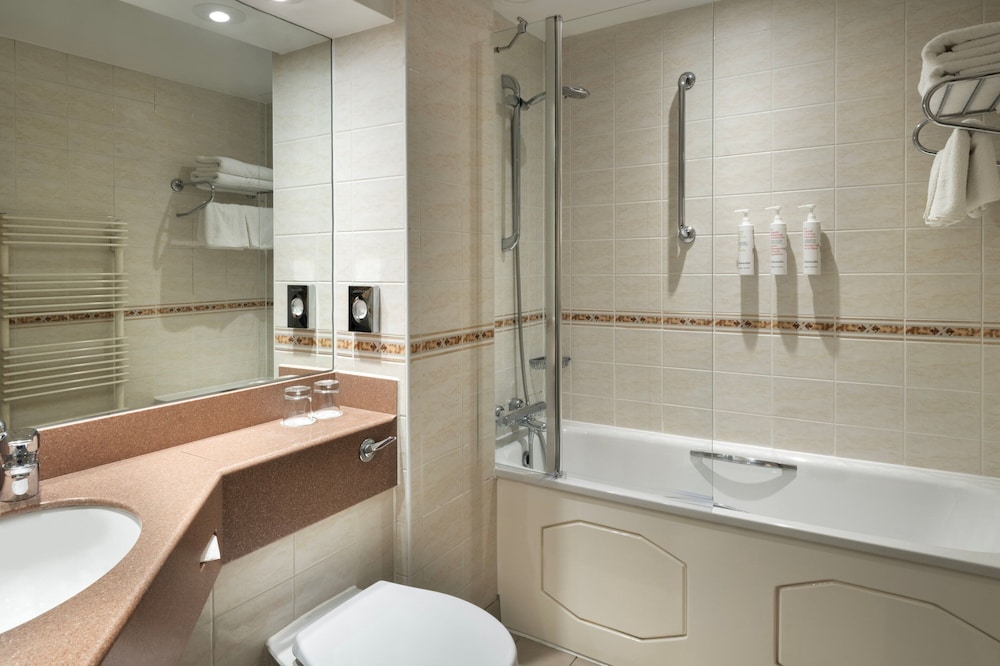 Family Room, 2 Double Beds - Photo 5