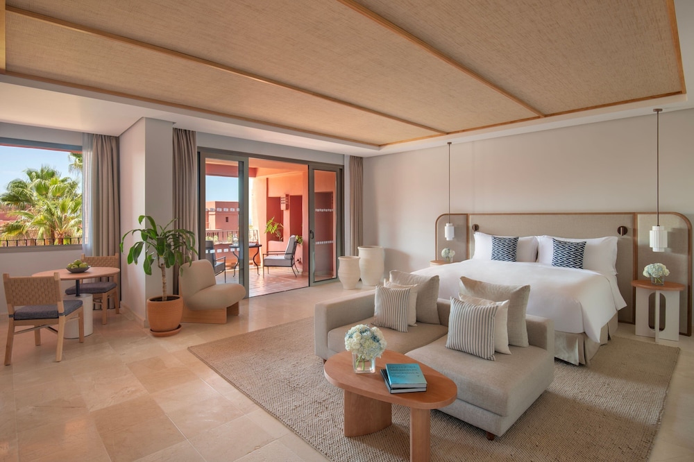 Junior Suite, 1 King Bed, Resort View (Balcony)
