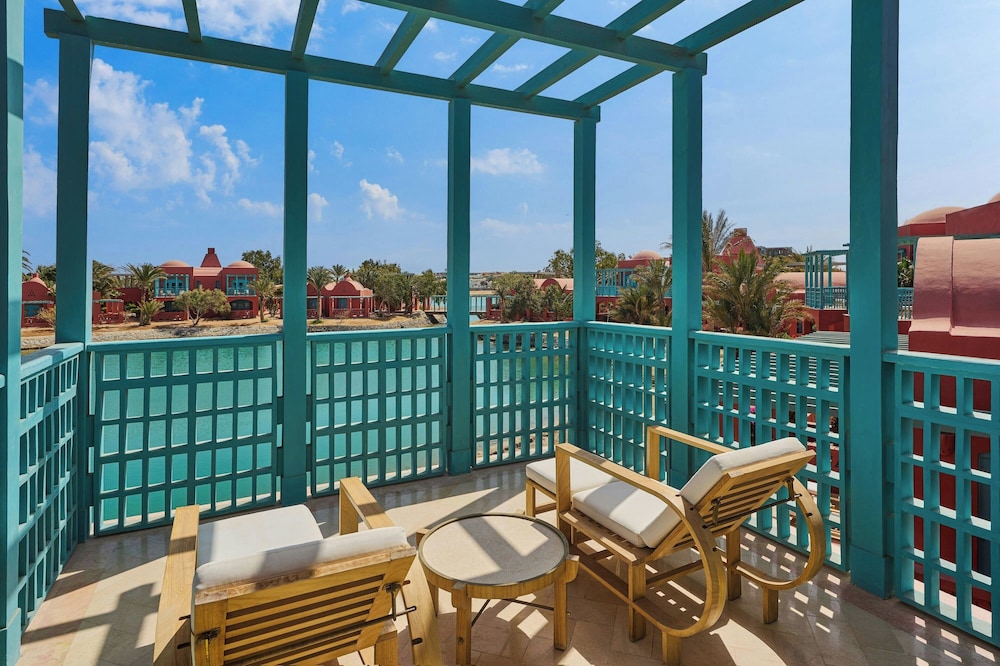 Classic Room, 2 Twin Beds, Balcony, Lagoon View photo 3