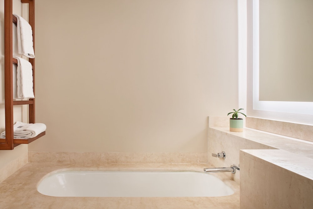 Heavenly Penthouse, 1 Bedroom Bi-level Suite, 1 King, photo 6