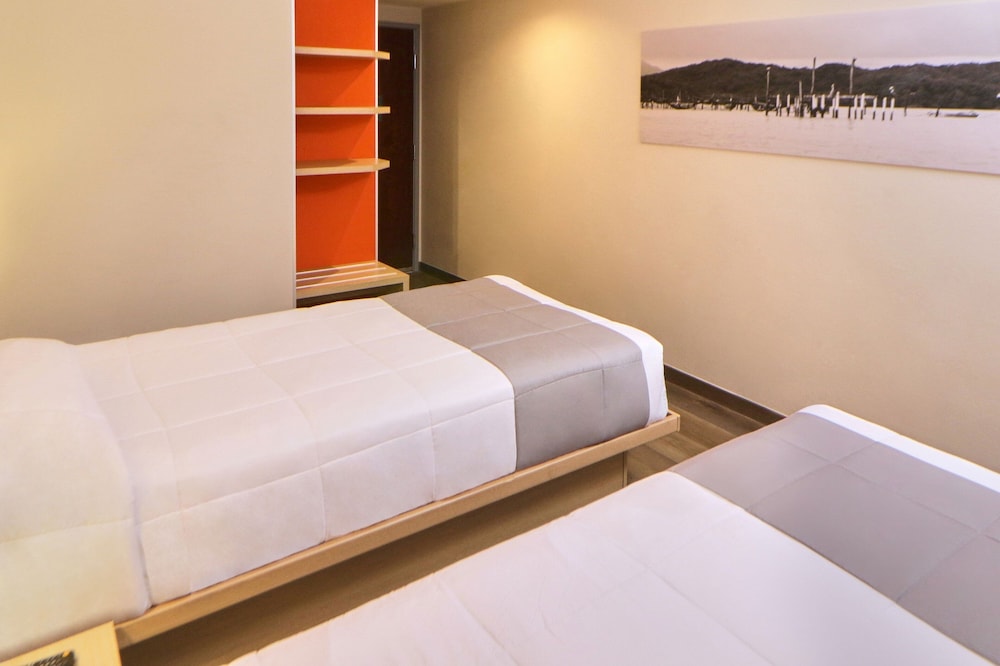 Room, 2 Twin Beds - Photo 3