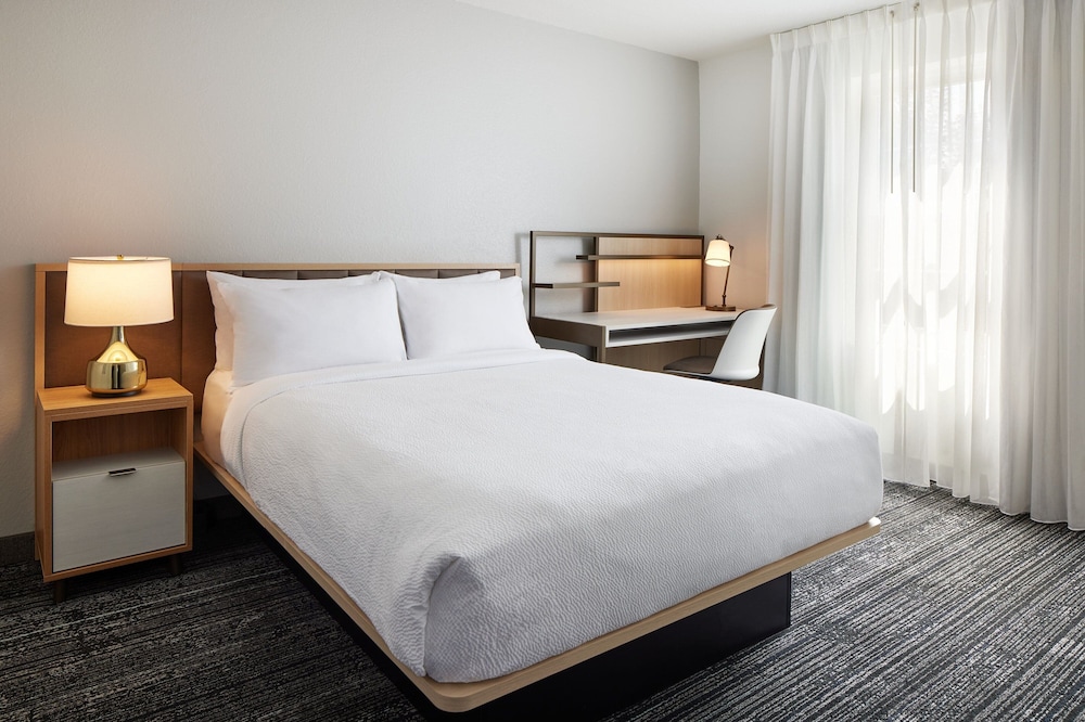 Suite, 1 Bedroom (Mobility/Hearing Accessible, Tub) photo 1